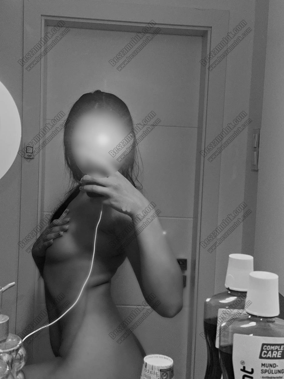 Alexa - +36 70 599 5577 - francia imado foto