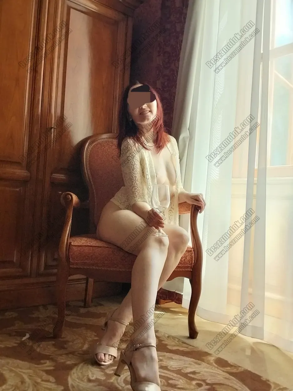 Heléna - +36 70 361 6377 - francia imado foto
