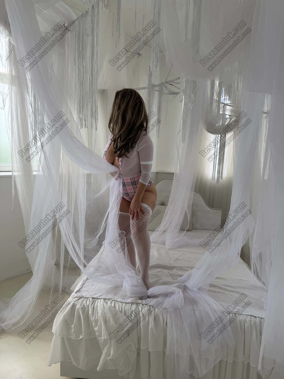 Jázmin - +36 30 257 0173 - francia imado foto